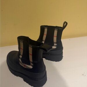 Burberry Kids Black and Beige Boots